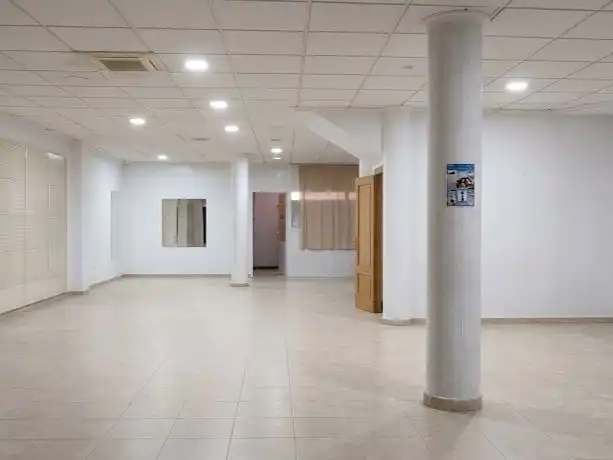 Local en venta en Algueña