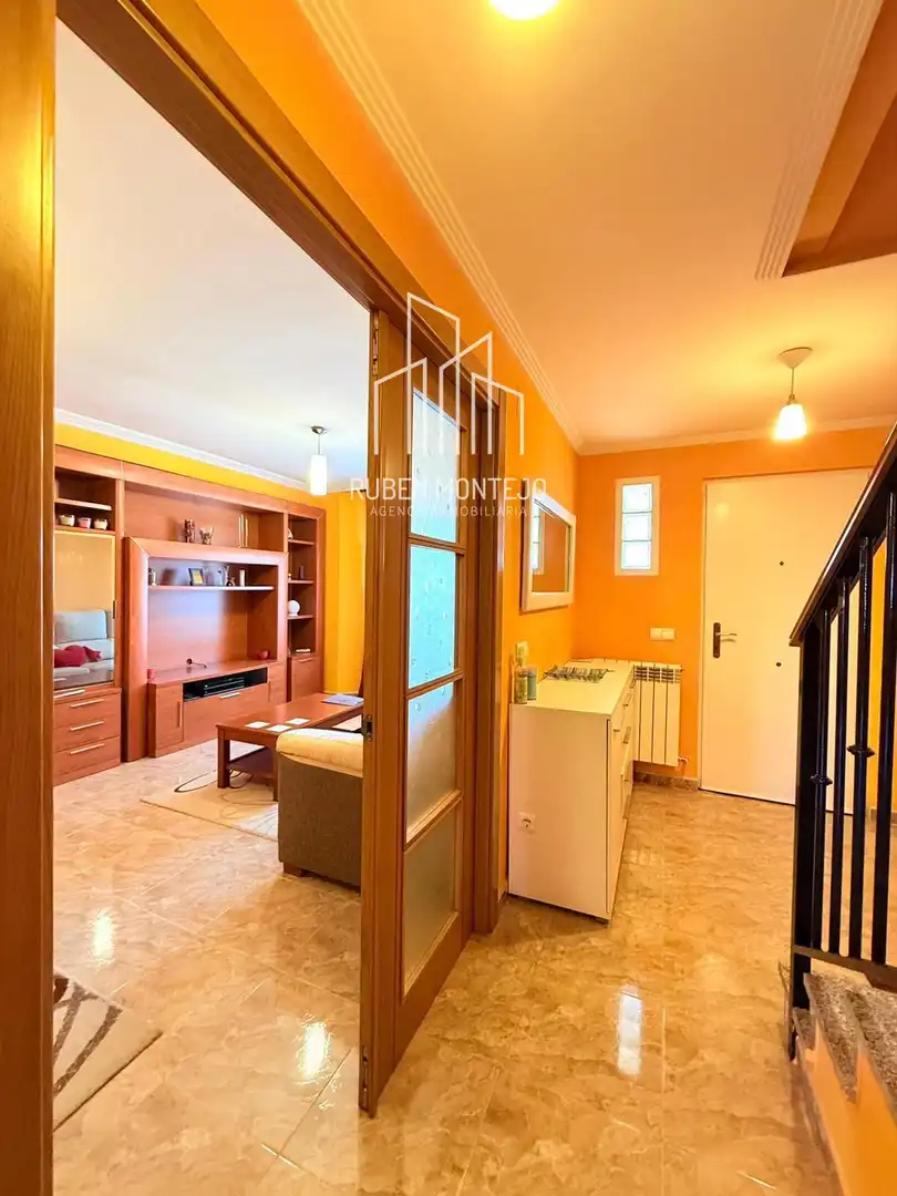 Vista exterior de Casa adosada en venta en Galindo y Perahuy con Calefacción, Jardín privado y Terraza