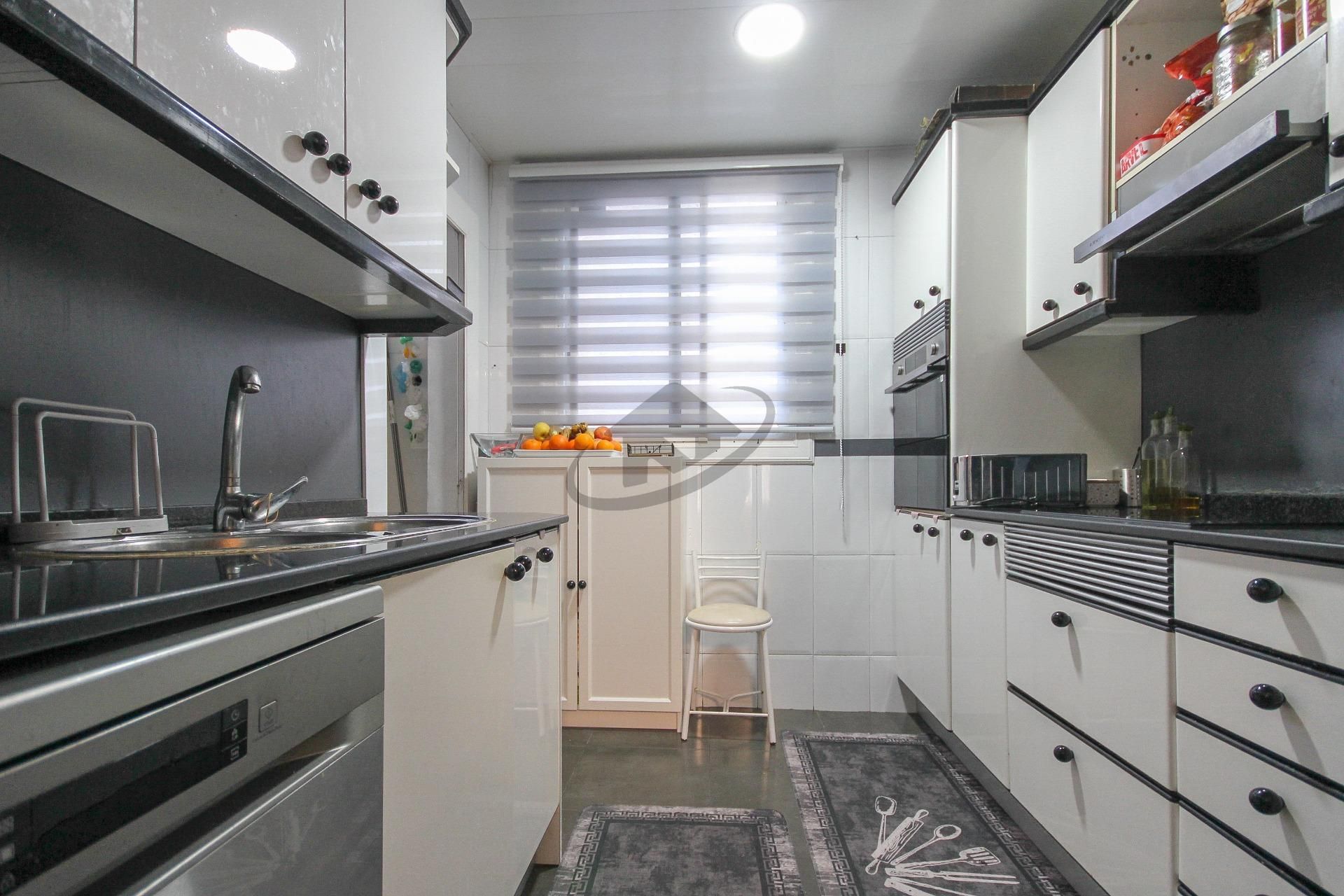 Kitchen of Flat for sale in Badia del Vallès  with Balcony