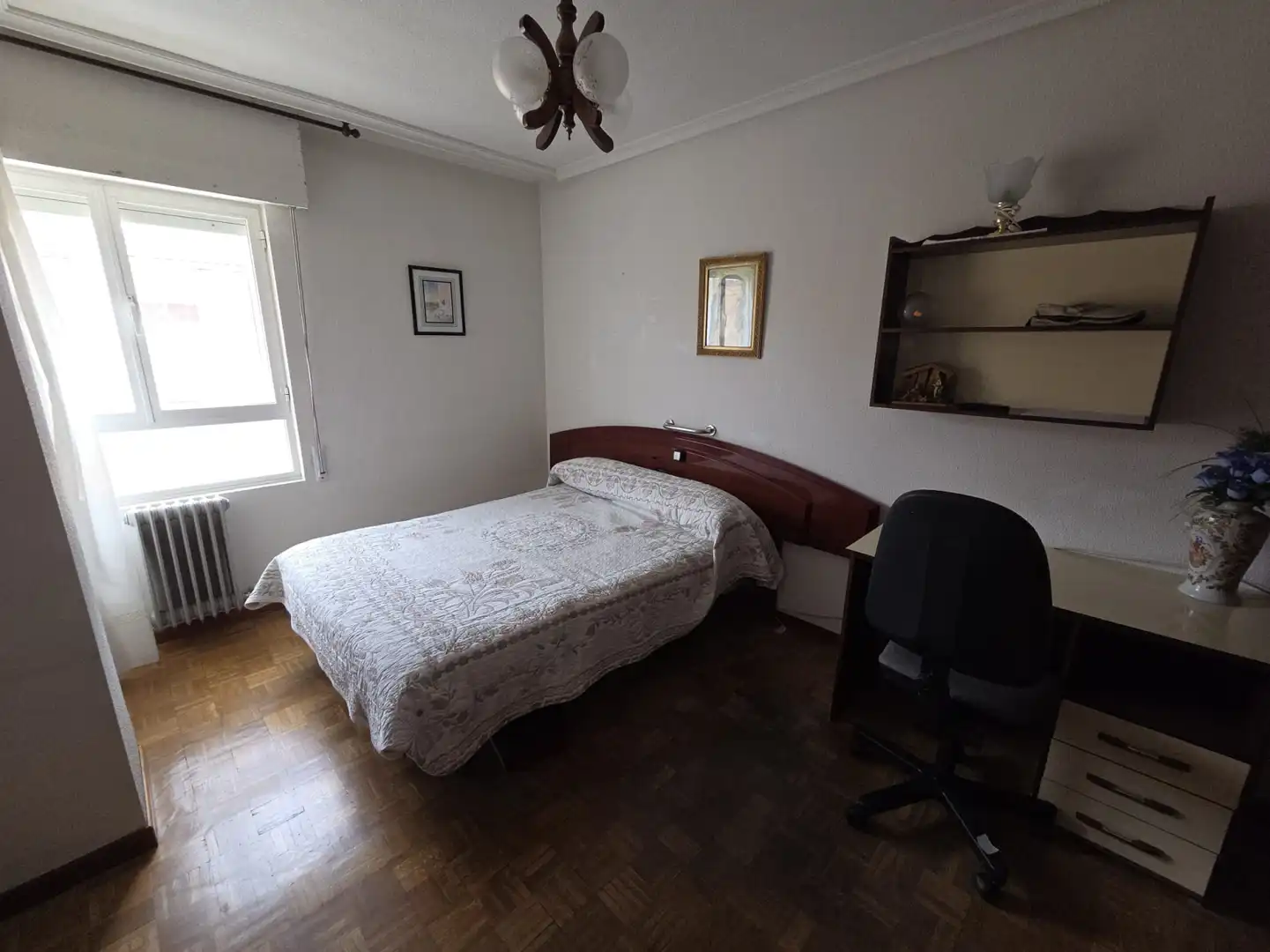 Bedroom of Flat for sale in Salamanca  with Heating, Parquet flooring and Balcony