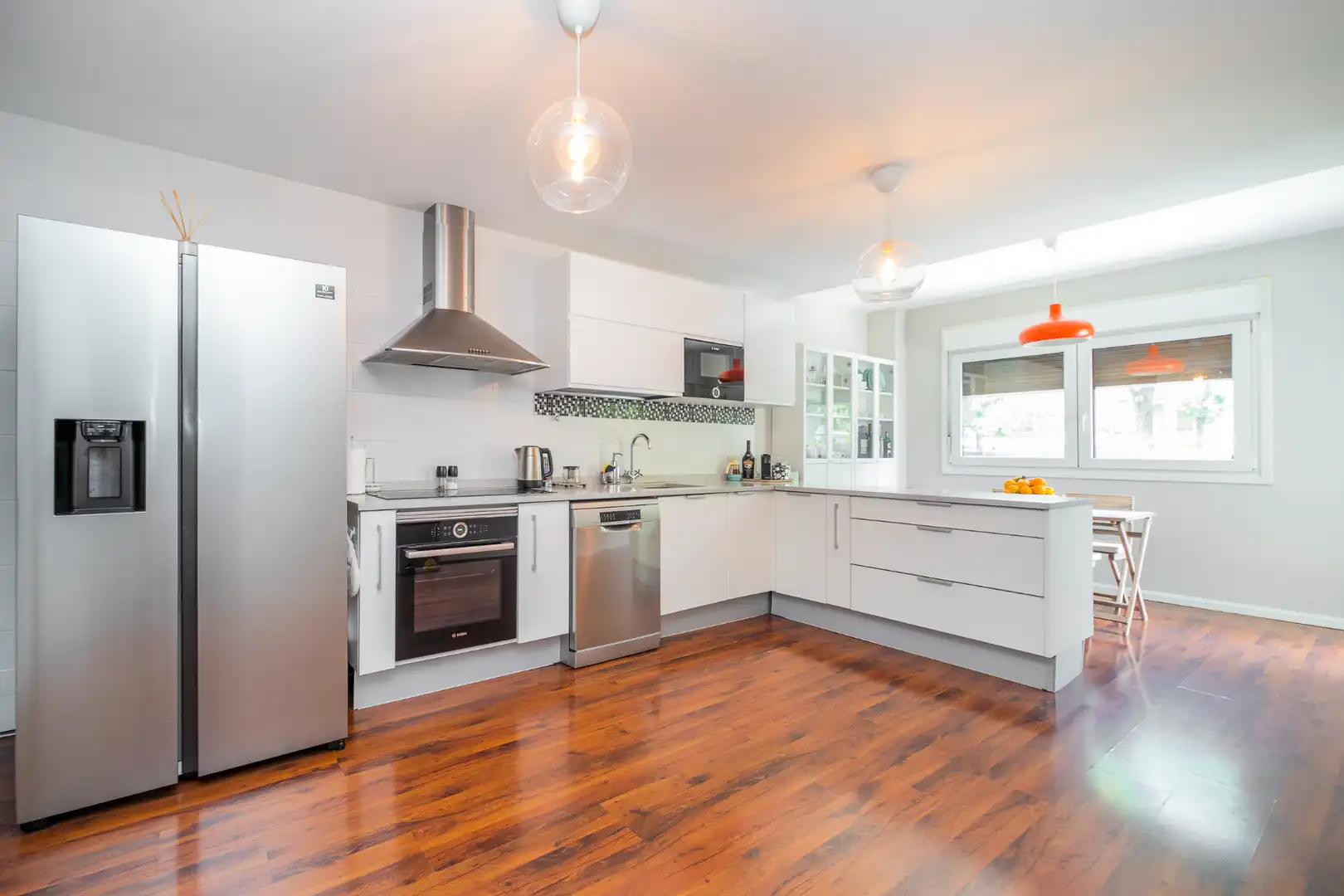Cocina de Casa adosada en venta en Las Rozas de Madrid con Aire acondicionado, Calefacción y Jardín privado