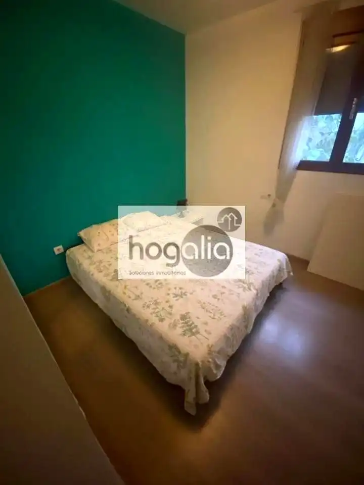 Schlafzimmer von Erdgeschoss zur Miete in Sevilla mit Klimaanlage und Möbliert