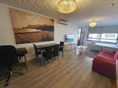 Sala d'estar de Apartament per a compartir en  Palma de Mallorca amb Aire condicionat, Moblat i Forn