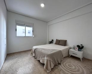 Dormitori de Apartament de lloguer en Sagunto / Sagunt amb Balcó