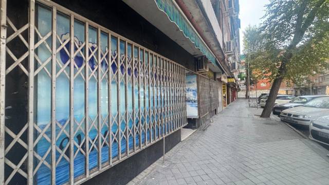 Local comercial en Venta en Ambroz