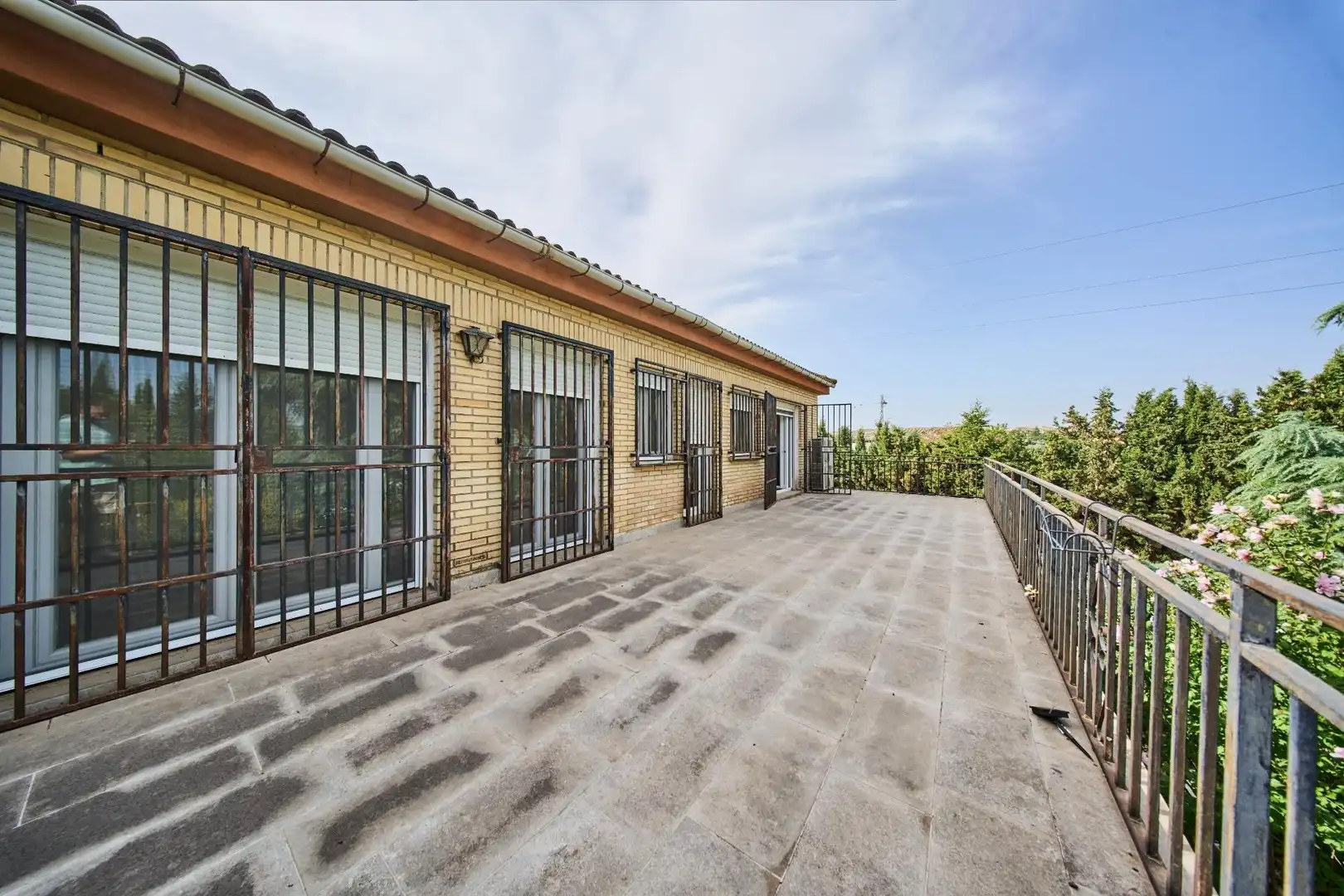 Vista exterior de Casa o chalet en venta en Alhendín con Calefacción