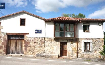 Vista exterior de Finca rústica en venda en Medio Cudeyo amb Terrassa i Balcó