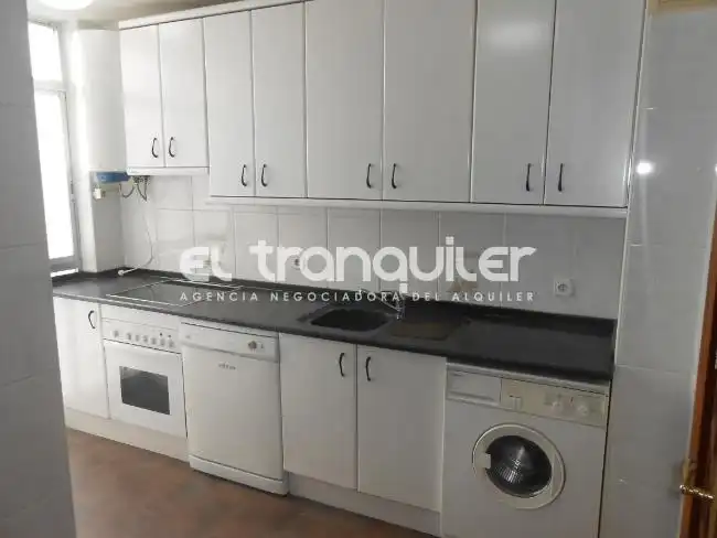 Cuina de Pis de lloguer en Móstoles amb Parquet, Terrassa i Rentadora