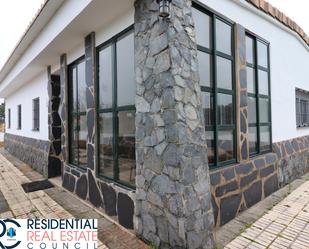 Vista exterior de Casa o xalet en venda en  Huelva Capital amb Piscina i Forn