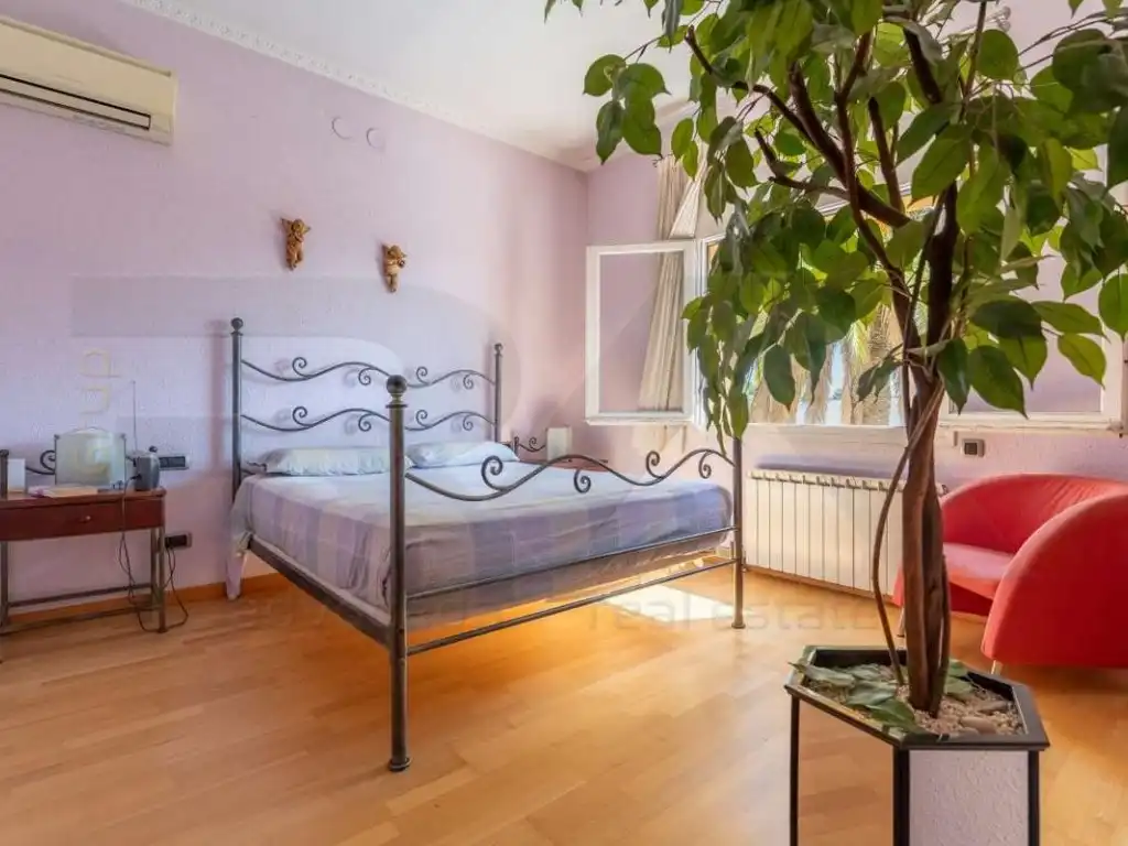 Dormitori de Casa o xalet en venda en Tarragona amb Aire condicionat, Jardí privat i Terrassa