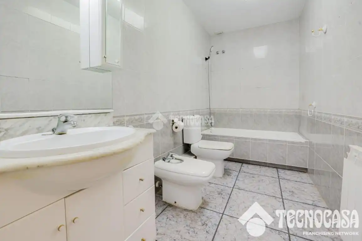 Casa pareada con terraza en venta en Sant Vicenç Dels Horts, imagen 21