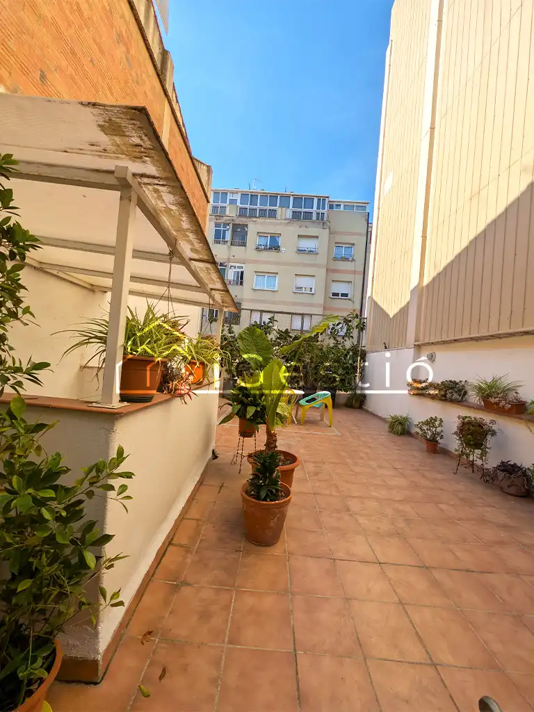 Terrassa de Casa adosada en venda en Santa Coloma de Gramenet amb Aire condicionat, Calefacció i Jardí privat