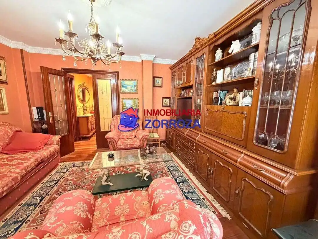Sala de estar de Piso en venta en Bilbao  con Calefacción, Jardín privado y Amueblado