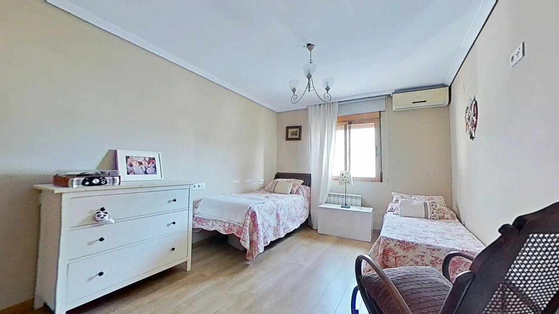 Habitación de Casa o chalet en venta en Benicasim / Benicàssim con Aire acondicionado, Calefacción y Terraza