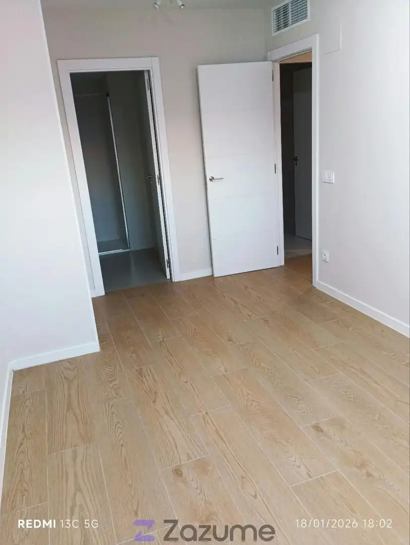 Flat for rent in Valencia  with Air Conditioner, Private garden and Terrace