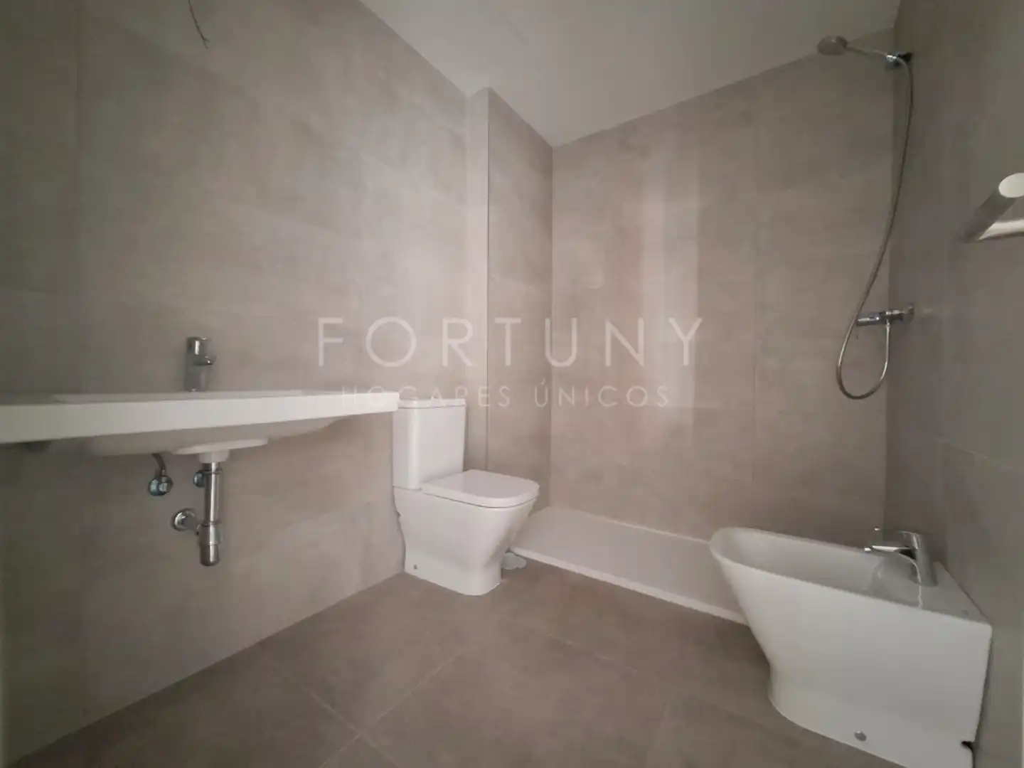 Bathroom of Apartments for sale in Málaga  with Air Conditioner, Heating and Balcony