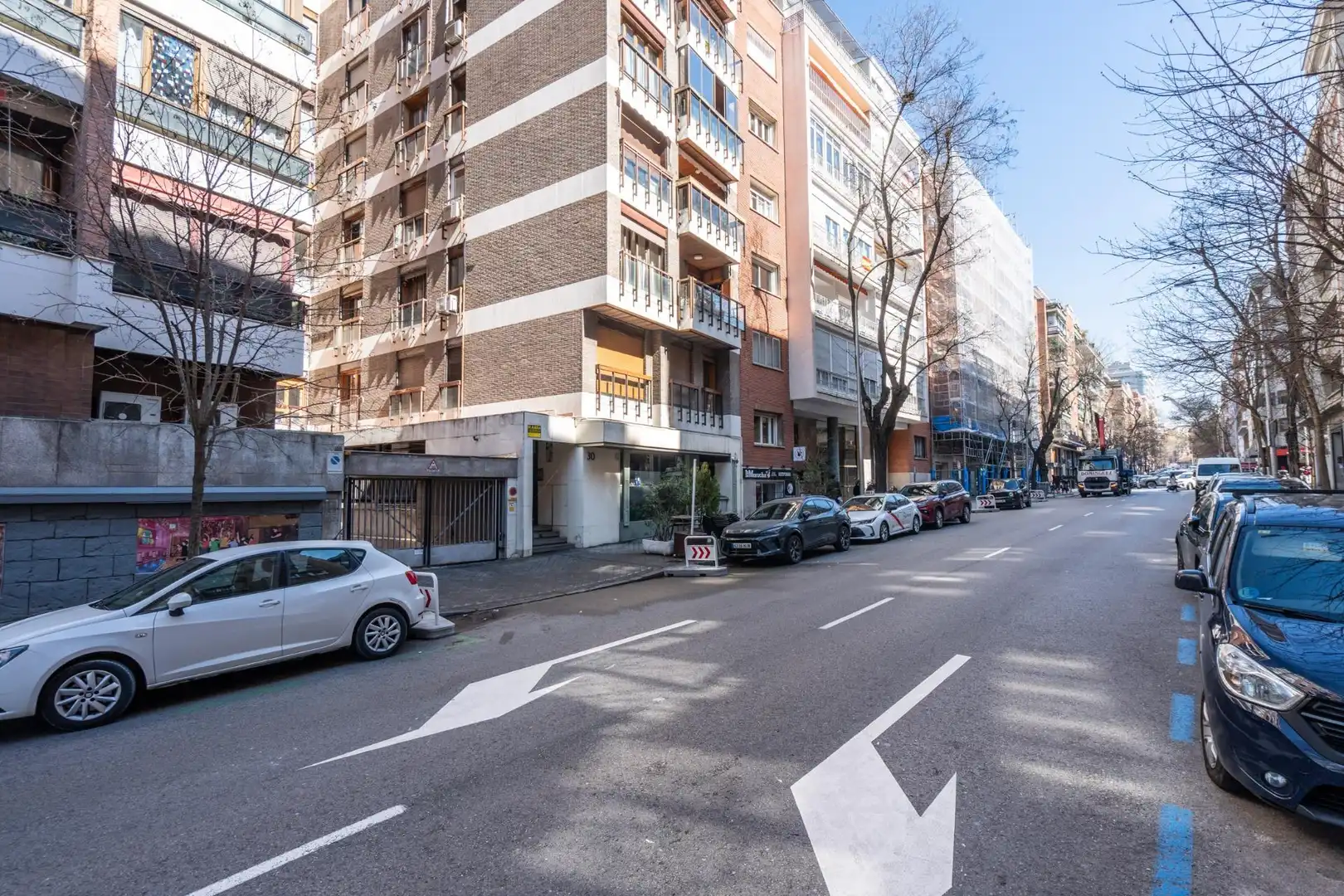 Vista exterior de Local en venta en Madrid