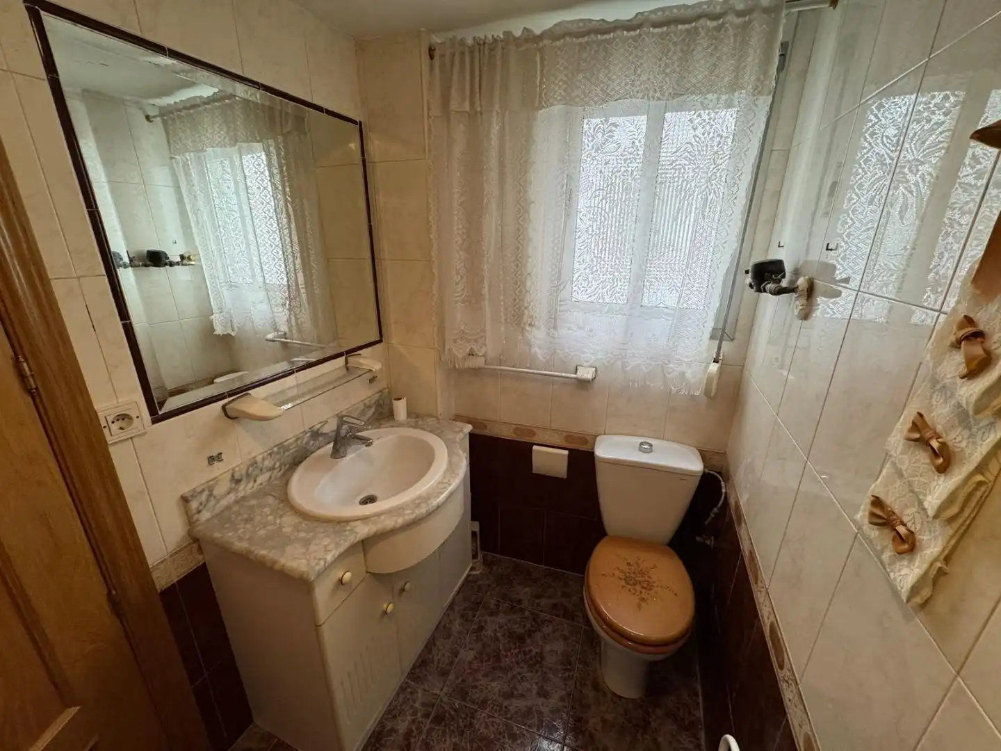 Bathroom of Flat for rent in El Burgo de Ebro, Zaragoza
