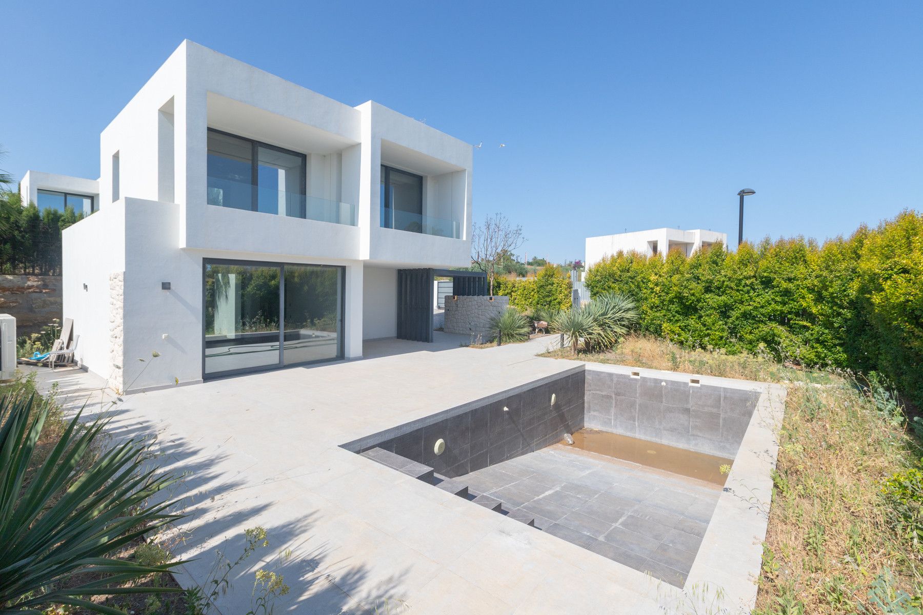 Piscina de Casa o xalet en venda en Estepona amb Jardí privat, Terrassa i Traster