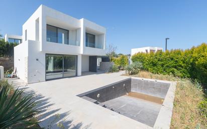 Piscina de Casa o xalet en venda en Estepona amb Jardí privat, Terrassa i Traster