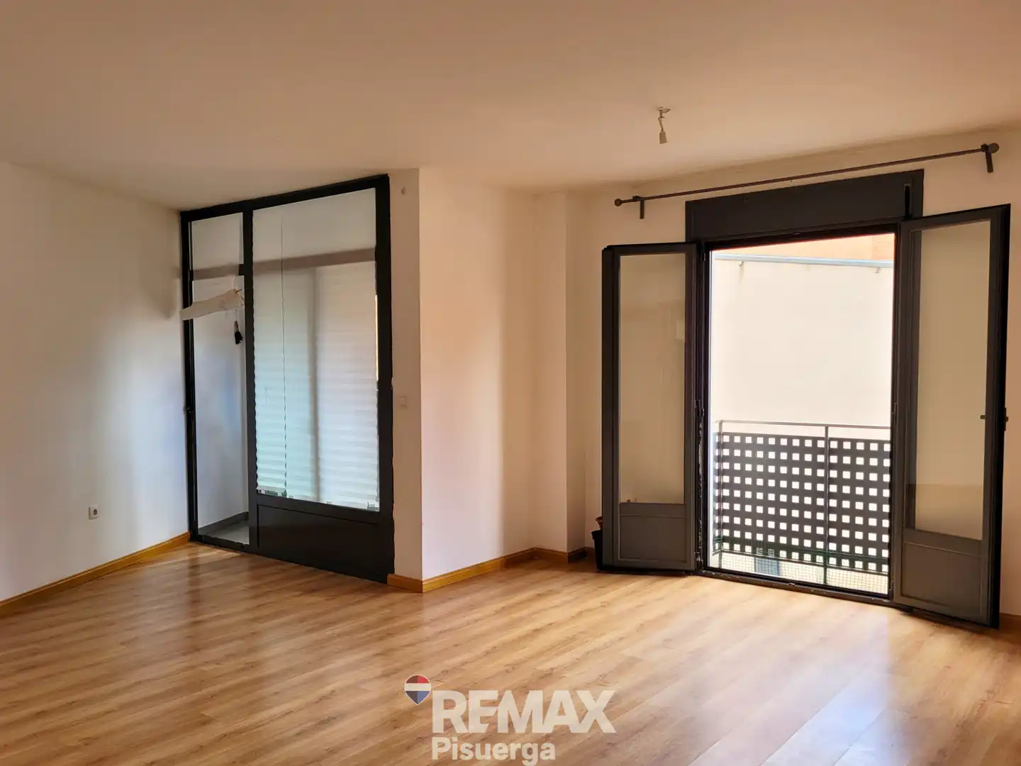 Flat for sale in Santovenia de Pisuerga  with Heating, Storage room and Balcony