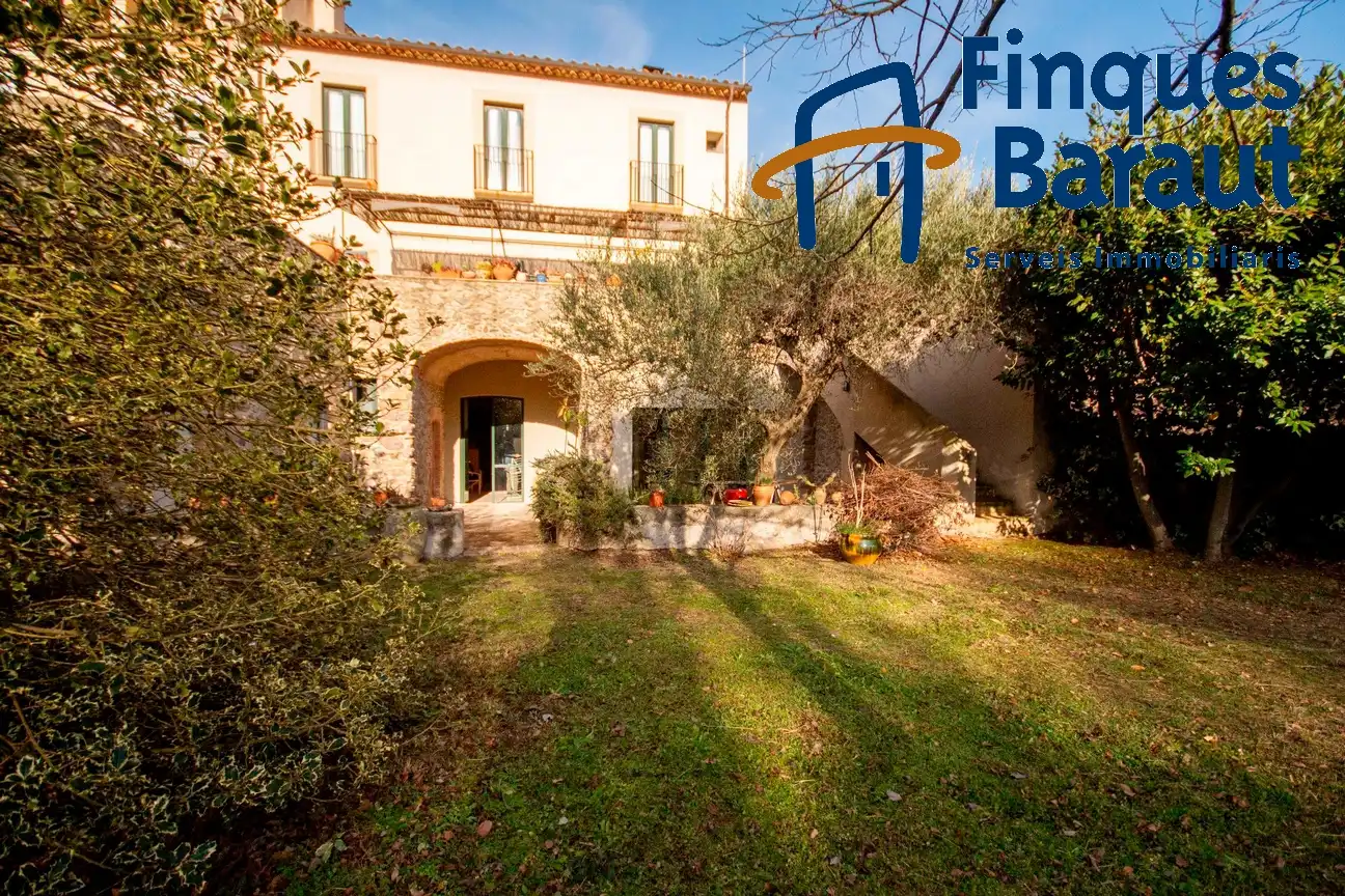Finca rústica en venda a Darnius