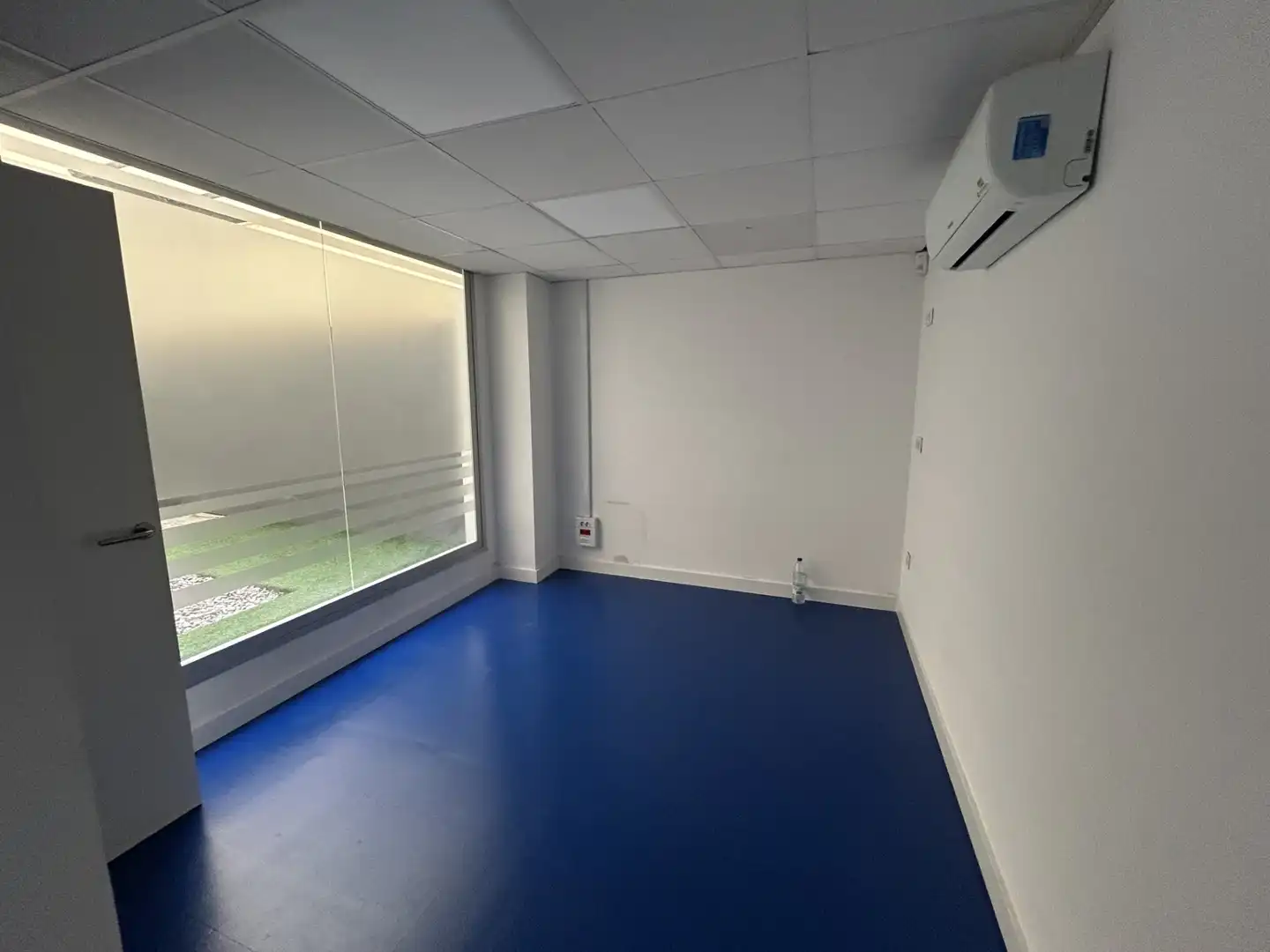 Büro zur Miete in Málaga mit Klimaanlage, Heizung und Internet