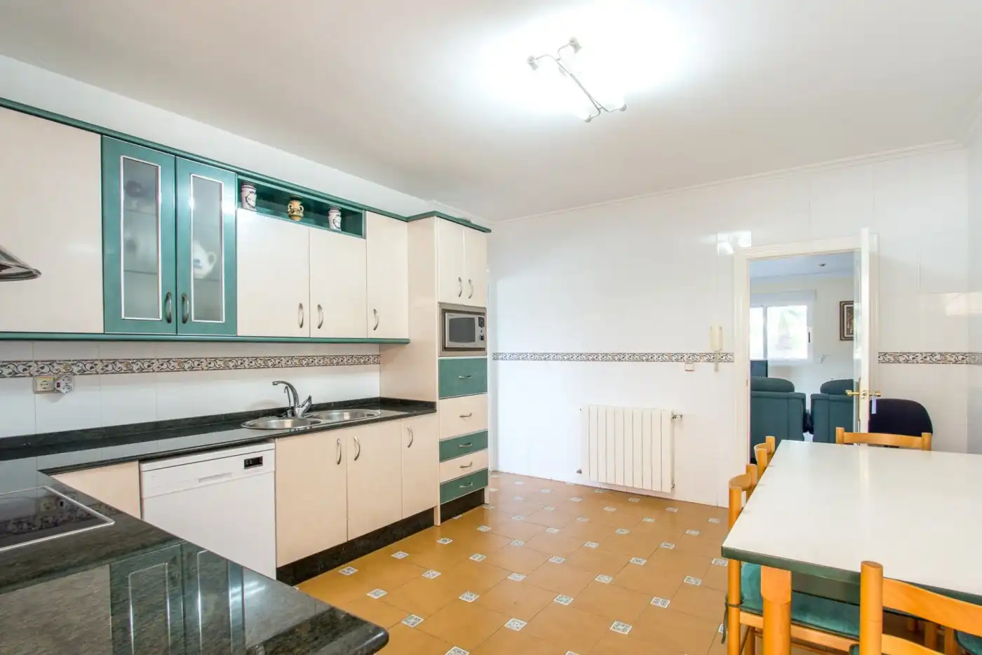 Cocina de Casa o chalet en venta en Murcia con Aire acondicionado, Calefacción y Jardín privado