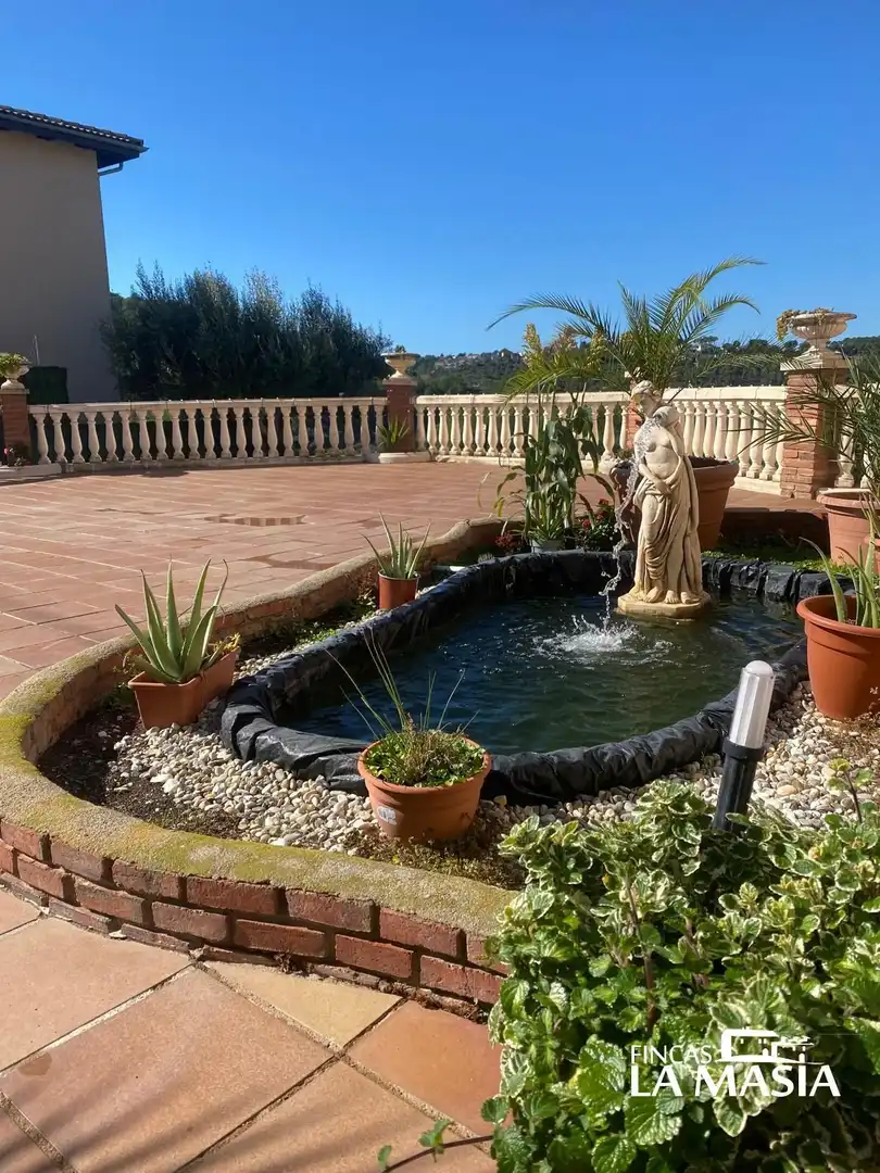 Terrassa de Casa o xalet en venda en Canyelles amb Aire condicionat, Calefacció i Jardí privat