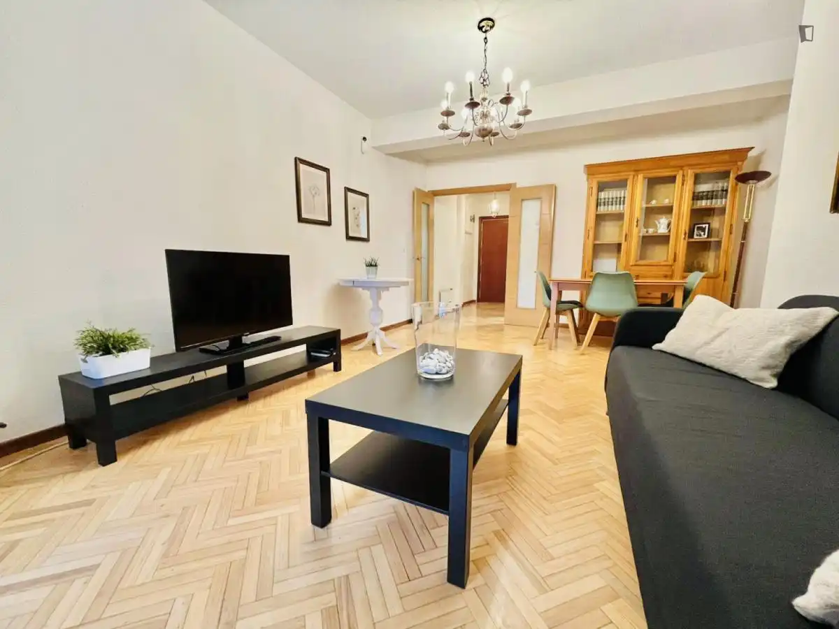 Room in Caballería Española