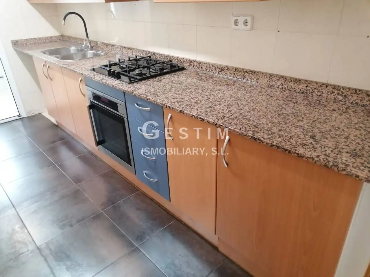 Cuina de Apartament en venda en Vic amb Aire condicionat i Calefacció
