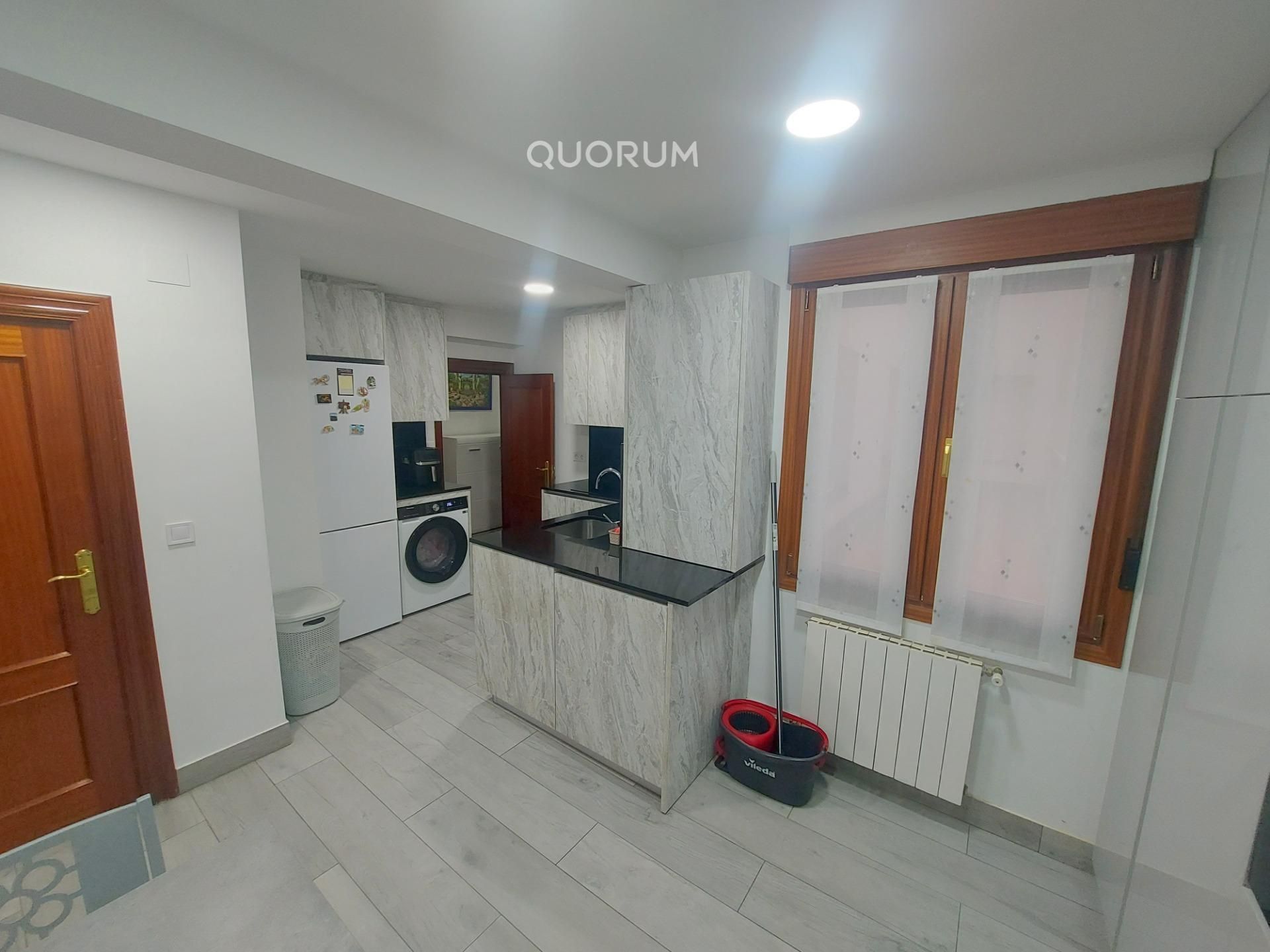 Cuina de Pis en venda en Bilbao  amb Calefacció i Balcó