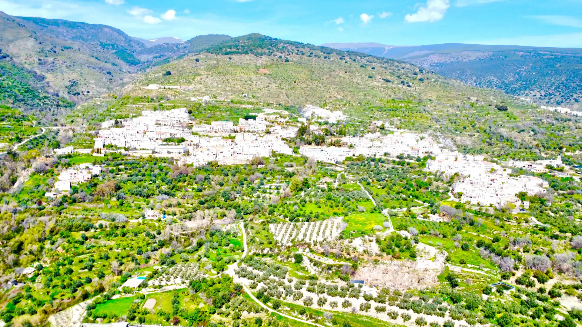 Vista exterior de Casa o xalet en venda en Válor amb Aire condicionat, Calefacció i Terrassa
