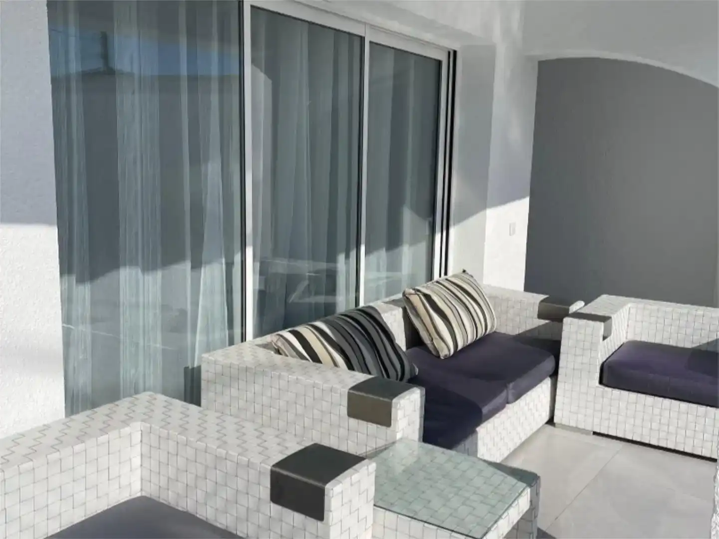 Terraza de Casa o chalet de alquiler en Empuriabrava con Aire acondicionado, Jardín privado y Piscina