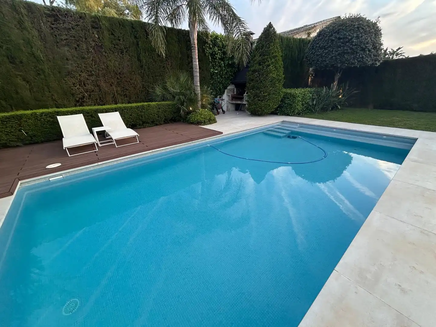 Piscina de Casa o xalet en venda en Alcalá de Guadaira amb Aire condicionat, Jardí privat i Traster