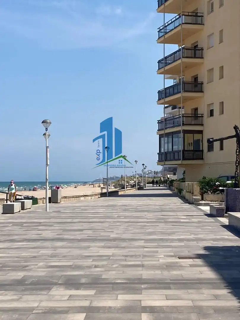 Vista exterior de Piso en venta en Sueca con Terraza, Trastero y Piscina comunitaria