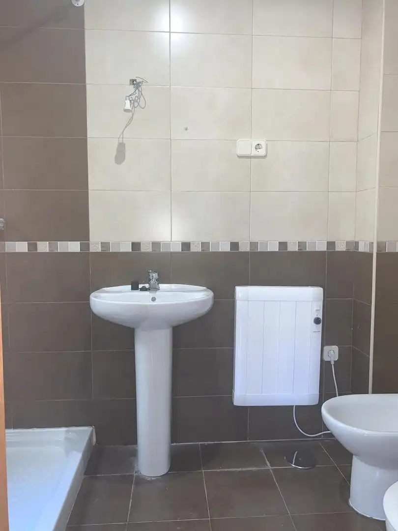 Baño de Piso en venta en Quismondo con Aire acondicionado, Calefacción y Amueblado