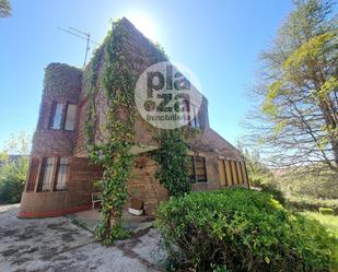 Jardí de Casa o xalet en venda en Revillarruz amb Calefacció, Jardí privat i Terrassa