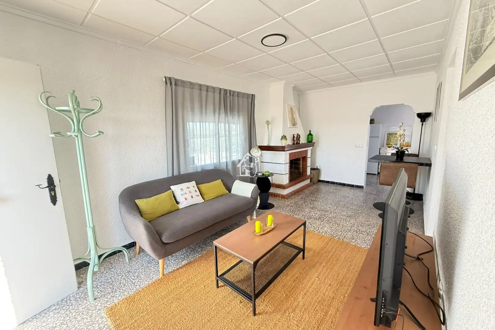 Apartamento con terraza en alquiler en El Raso, imagen 2