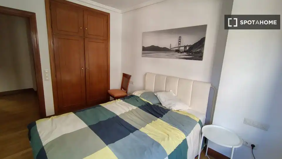 Dormitori de Apartament per a compartir en Donostia - San Sebastián  amb Aire condicionat, Terrassa i Moblat