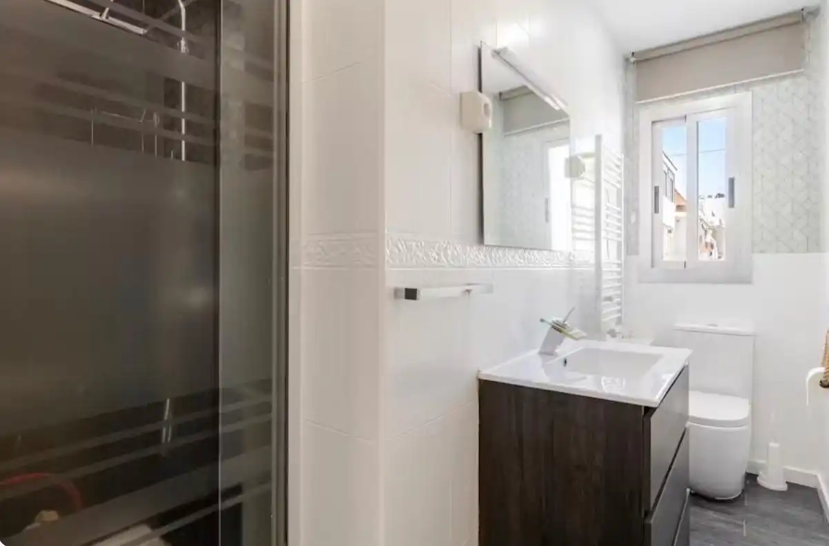 Badezimmer von Wohnung zur Miete in Usera