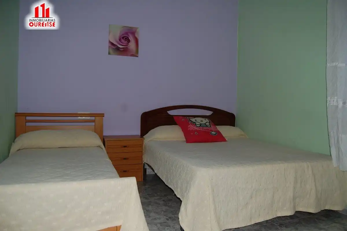 Habitación de Casa o chalet en venta en Ourense Capital  con Jardín privado, Trastero y Amueblado
