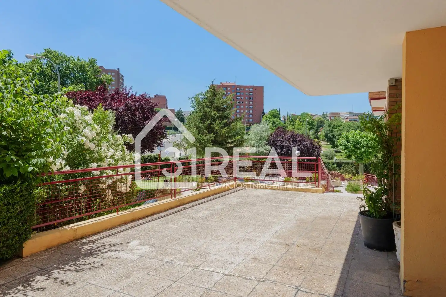 Jardín de Piso en venta en Madrid con Calefacción, Jardín privado y Terraza