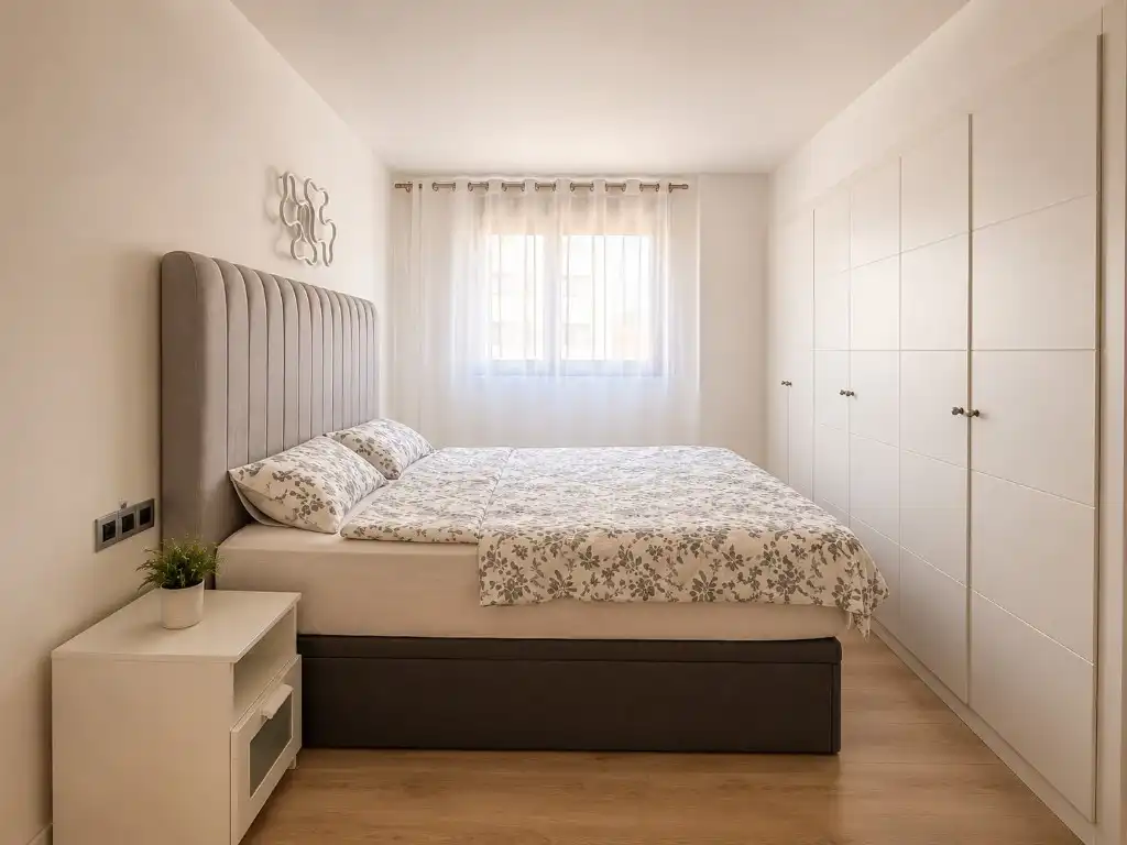 Bedroom of Flat for rent in Badalona  with Air Conditioner, Heating and Parquet flooring