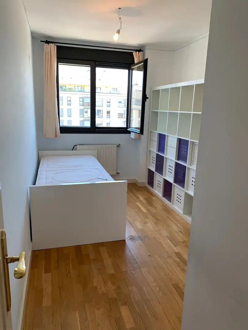 Piso de alquiler en Calle de Adriano de Utrecht, Sanchinarro