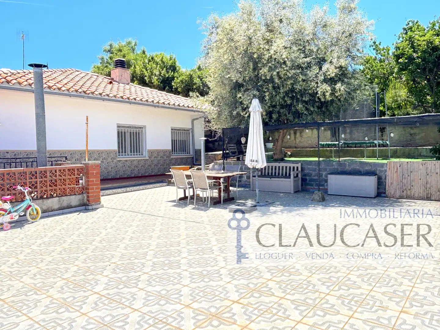 Vista exterior de Casa o xalet en venda en Rubí amb Calefacció