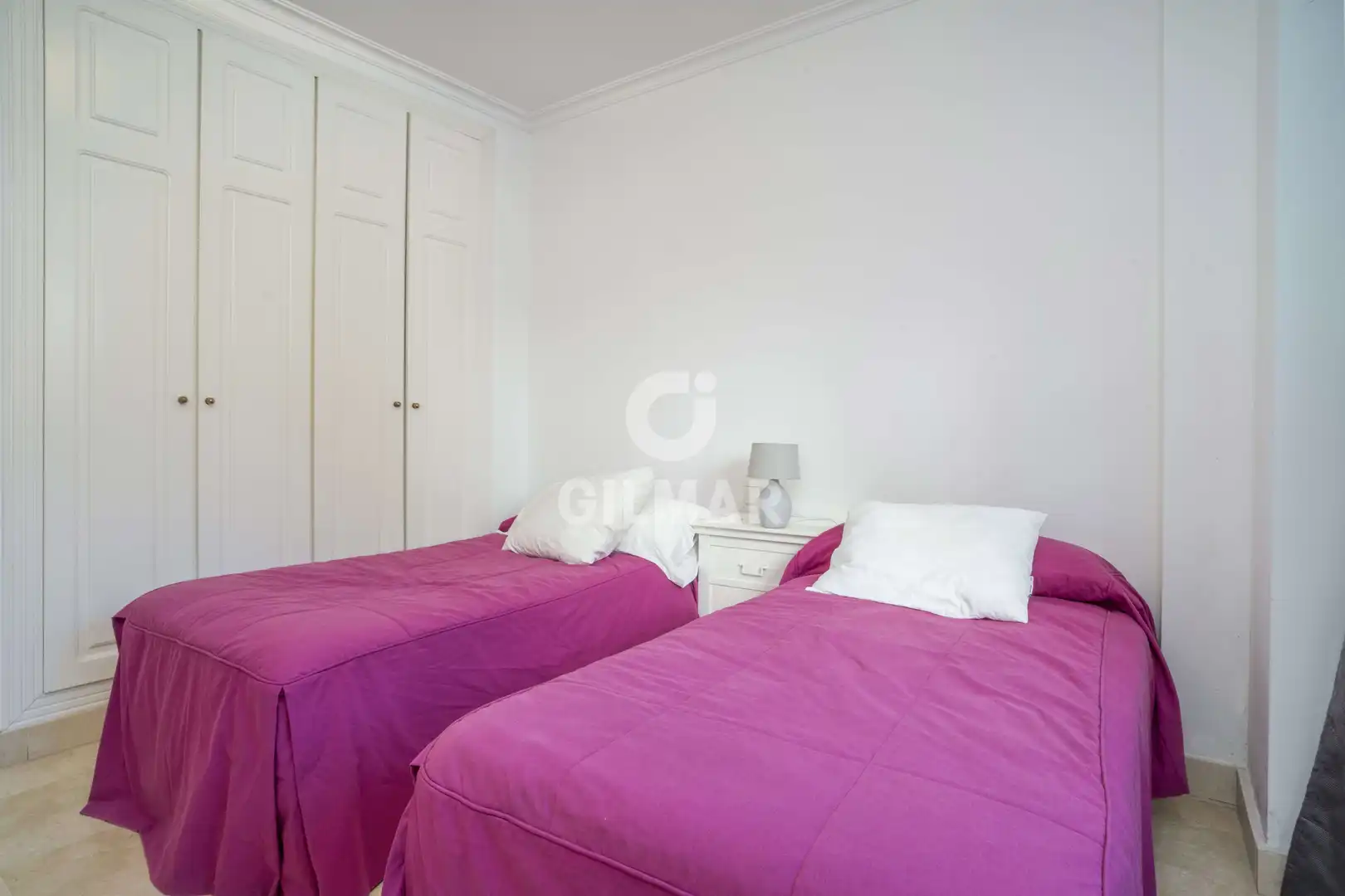 Habitación de Apartamento en venta en Marbella con Calefacción, Jardín privado y Trastero