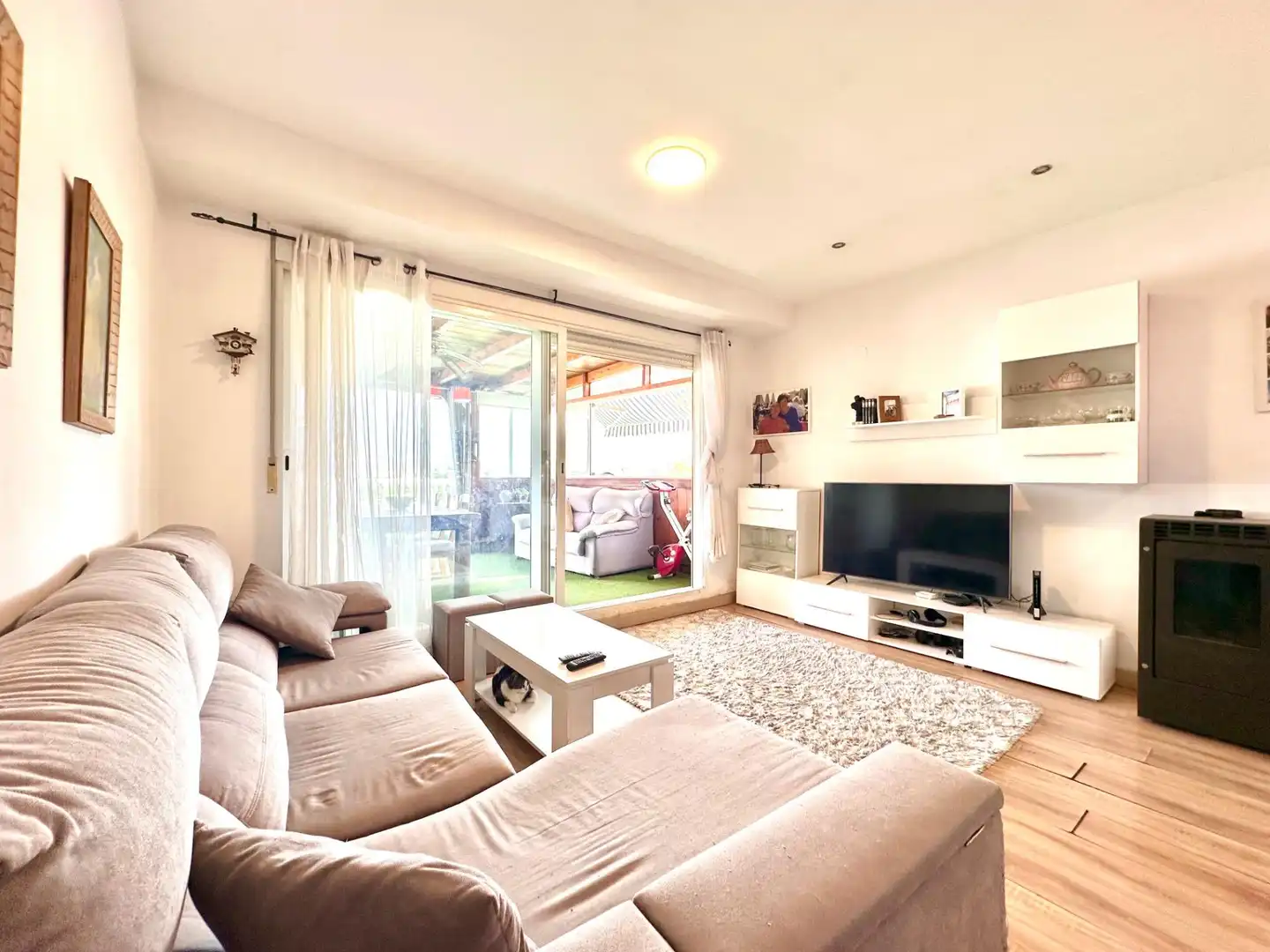 Sala d'estar de Casa o xalet en venda en Dúrcal amb Aire condicionat, Parquet i Terrassa