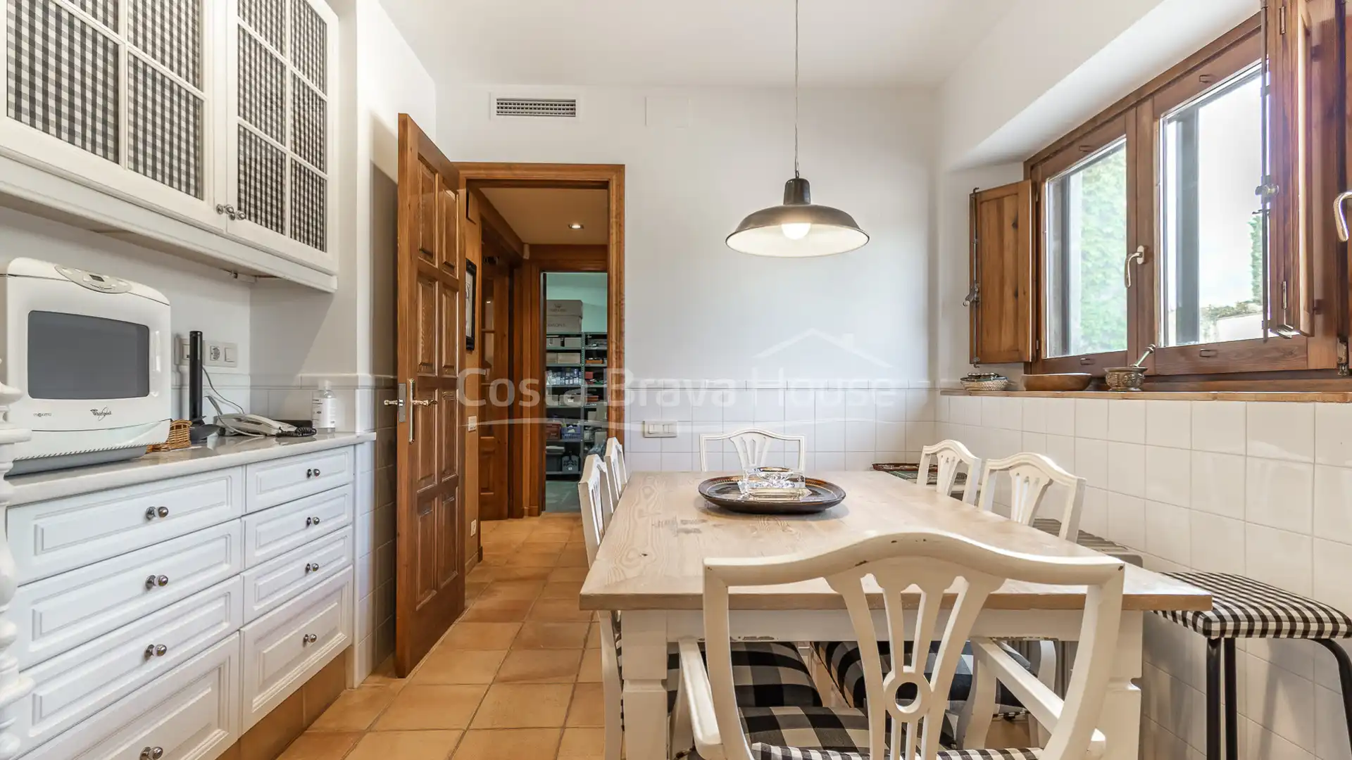 Cuina de Finca rústica en venda en Torrent (Girona) amb Aire condicionat, Calefacció i Jardí privat