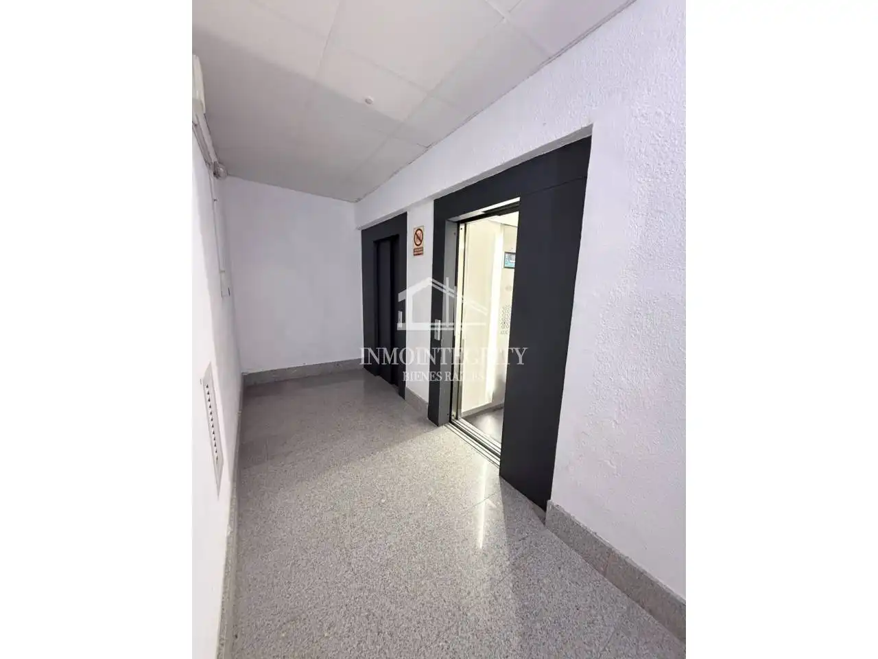 Apartamento con piscina en venta en Avenida Central 14, imagen 41